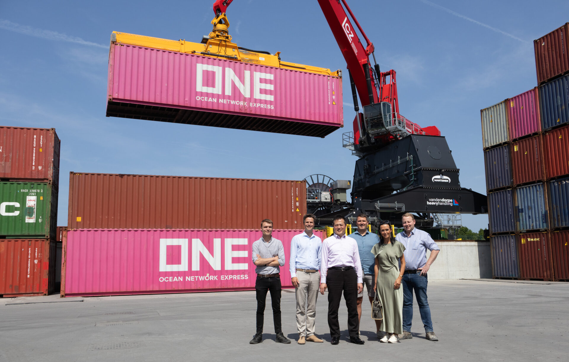 Linum Europe kiest voor duurzame binnenvaartoplossing via Zwevegem